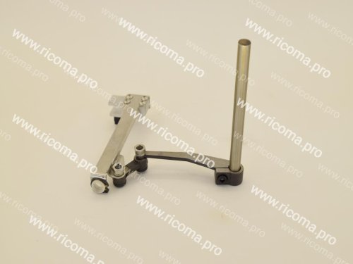 03040498 Шток прижимной лапки в сборе