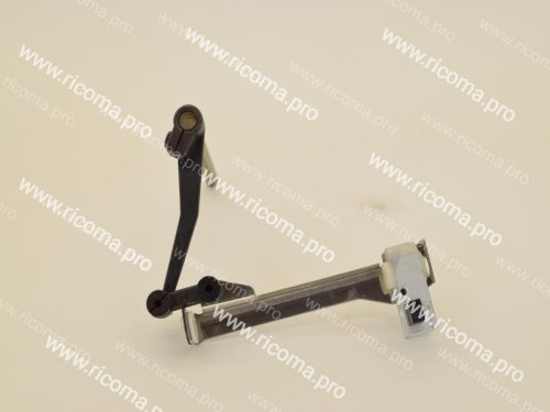 03040498 Шток прижимной лапки в сборе